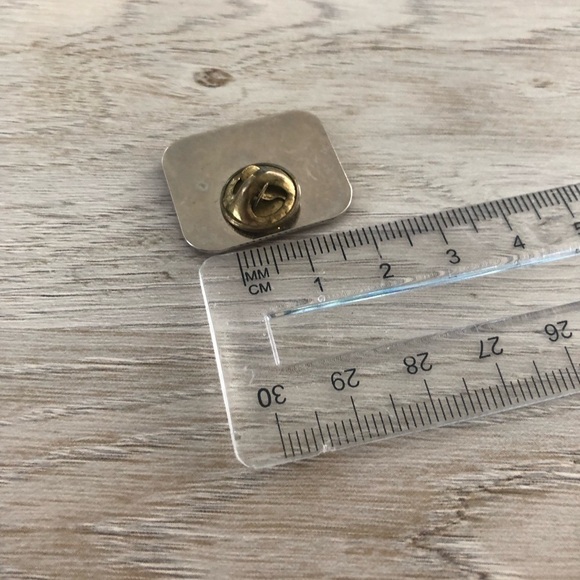 Vintage Wendy Label Pin - Picture 2 of 2